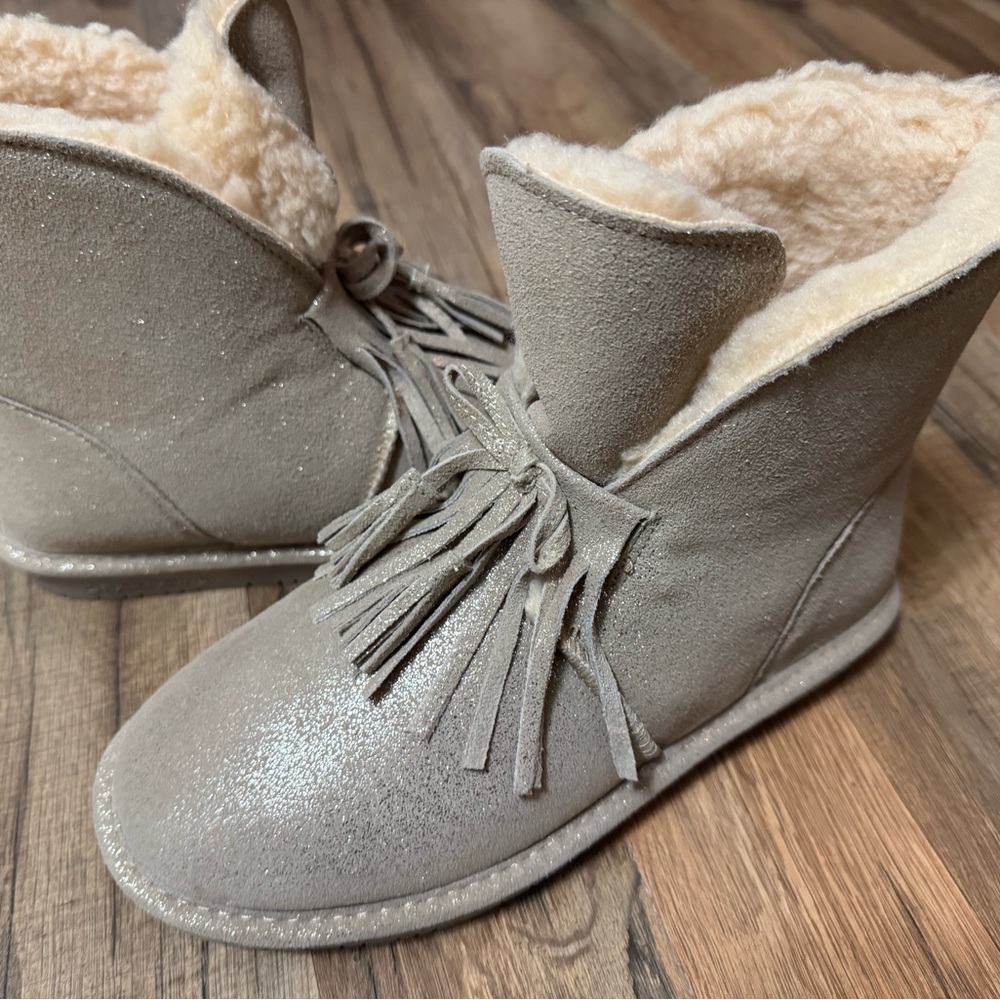 Christie Suede Sheepskin Fringe Boots Gold Metallic Shimmer Size 9 Fall